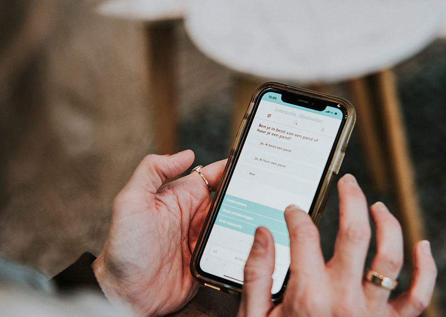 Online schade melden met telefoon