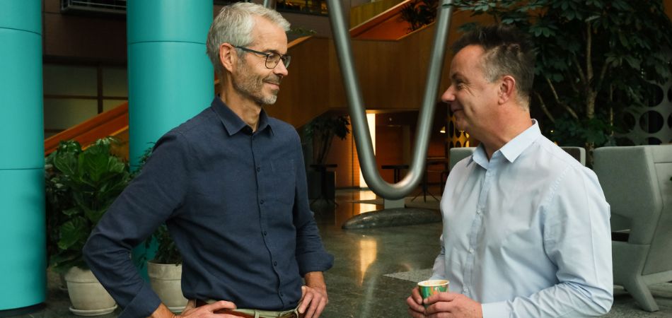 Aart van Wolfswinkel (links), propositiemanager en Stephan van der Heijden (rechts), propositiespecialist bij Interpolis.