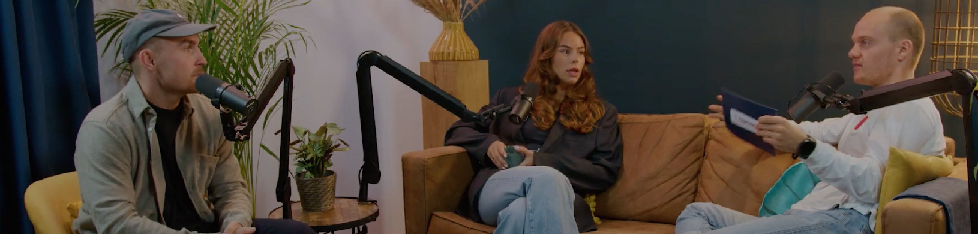 3 personen nemen een podcast op in opdracht van Interpolis