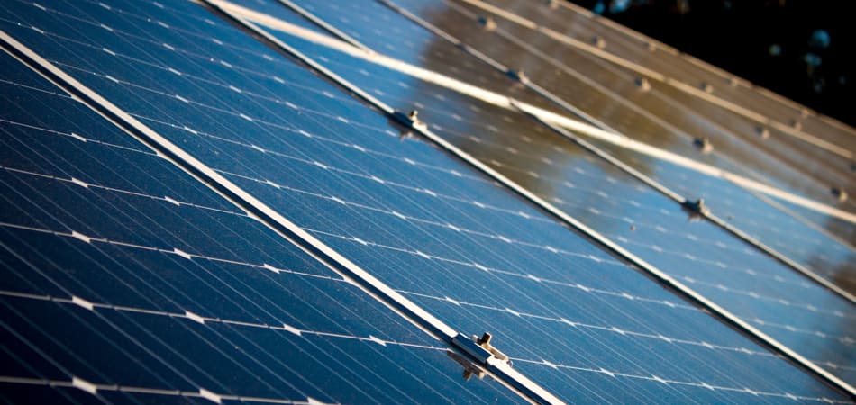 Dak met zonnepanelen