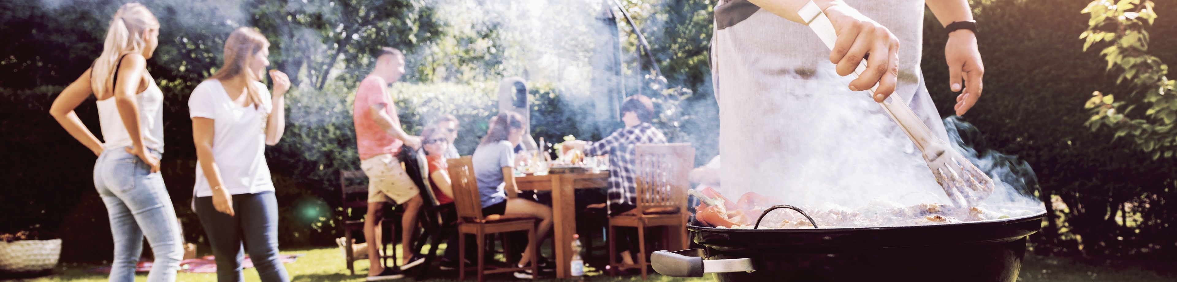 Barbecueën in de tuin