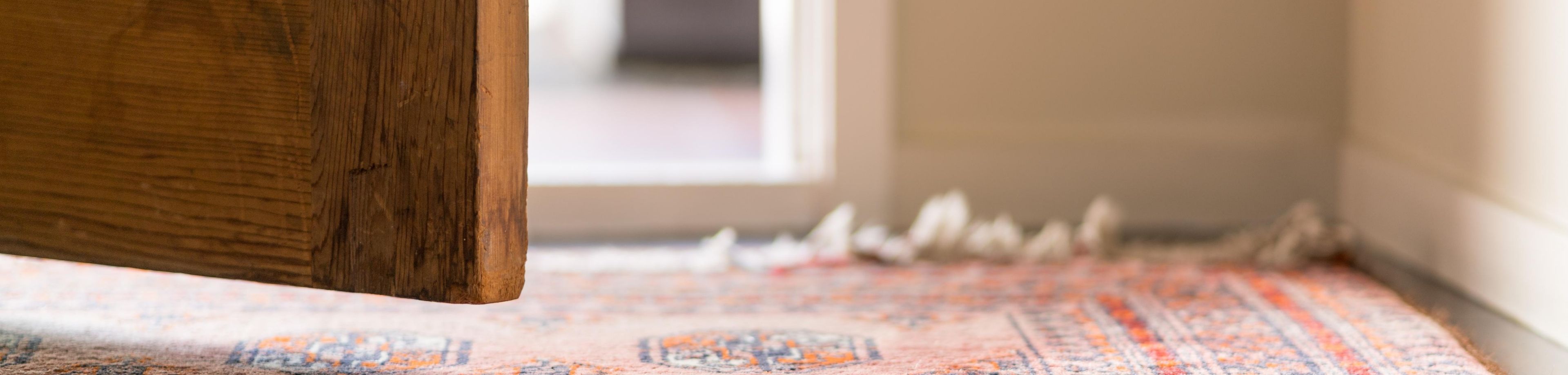 Een openstaande voordeur